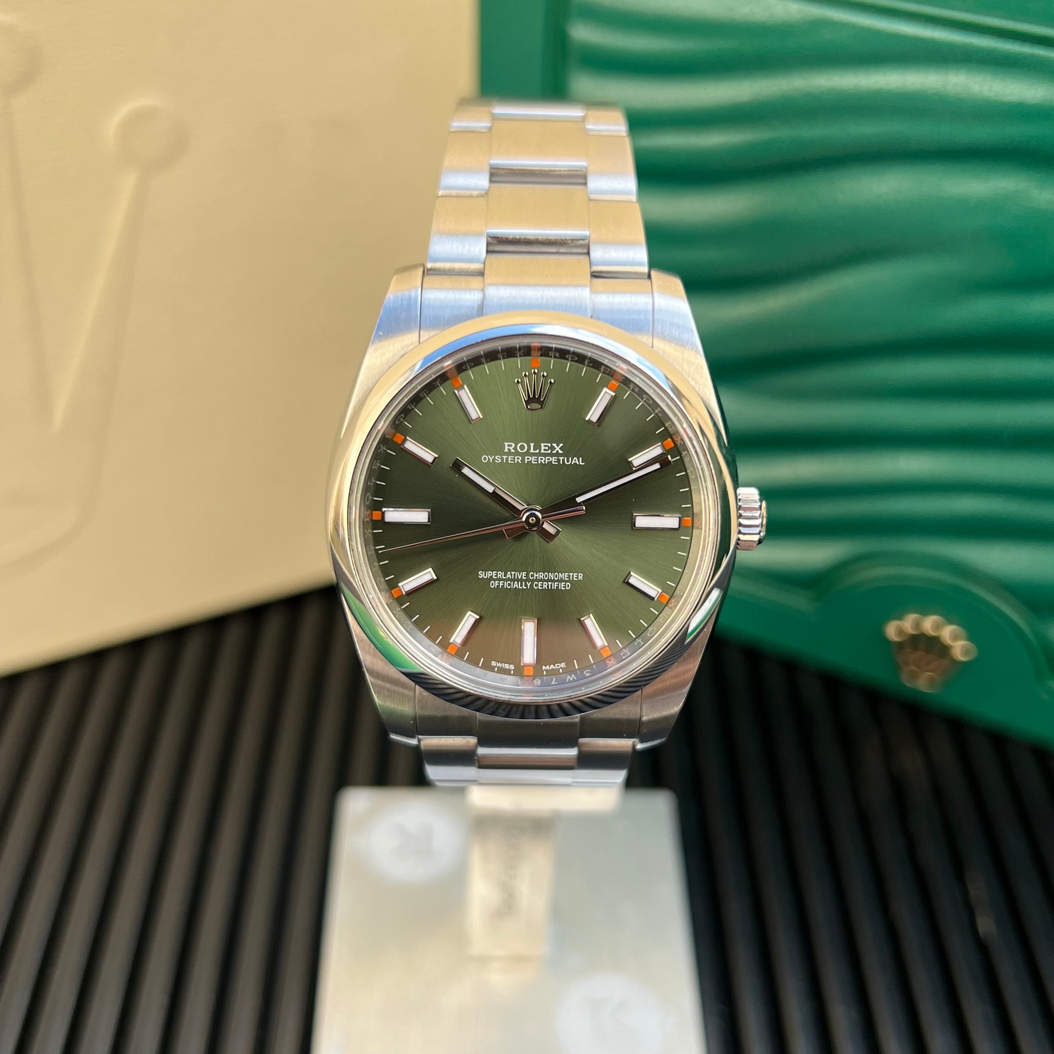 Rolex Oyster Perpetual 114200-