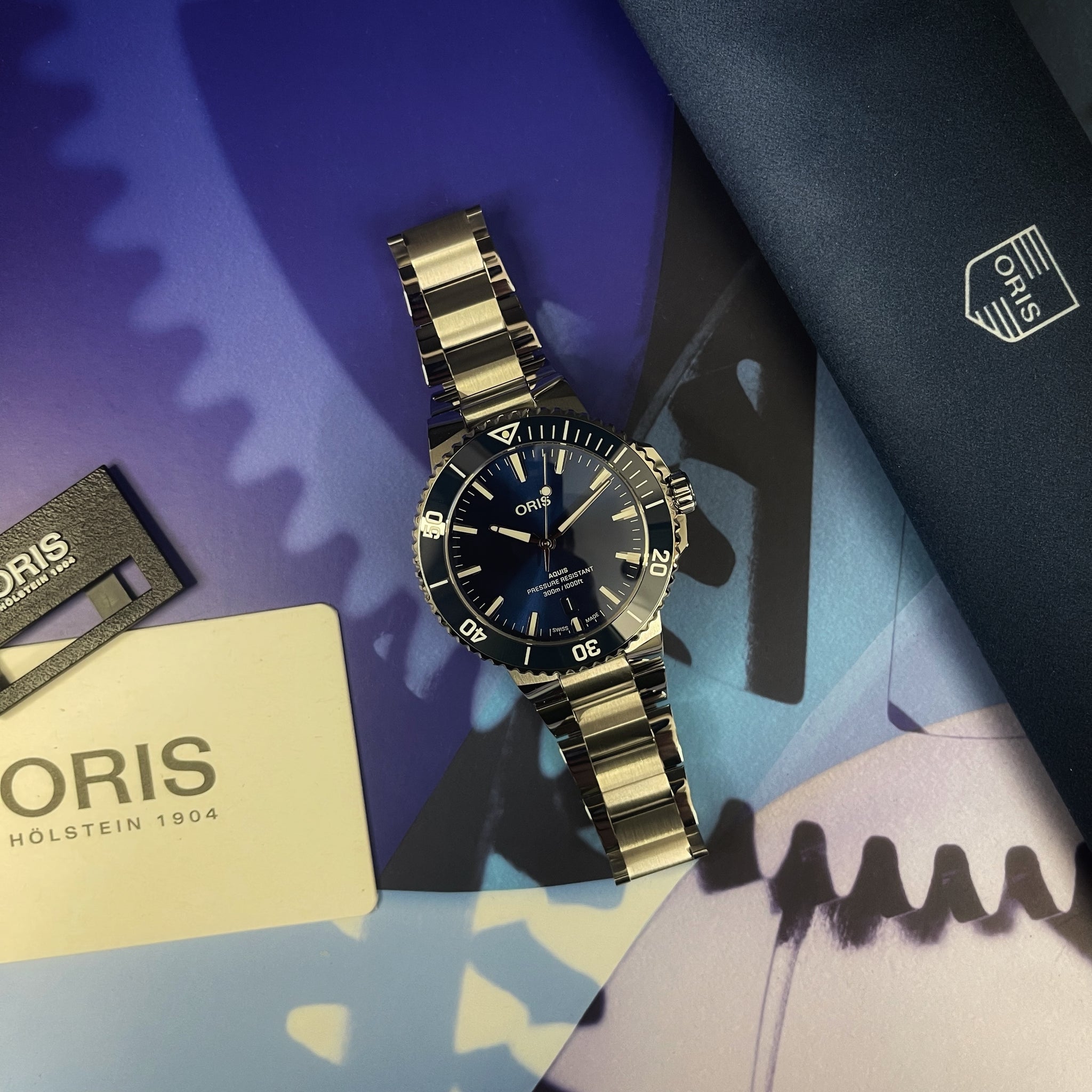 Oris
Montre suisse
Haute horlogerie
Précision automatique
Design élégant
Performance
Étanchéité
Néo vintage
Bracelet acier
Verre saphir
Mouvement automatique
Réserve de marche
Qualité durable
Style sophistiqué
