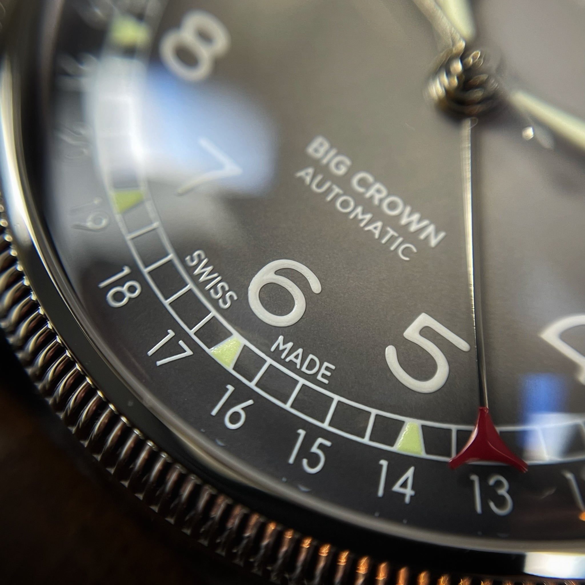 Oris
Montre suisse
Haute horlogerie
Précision automatique
Design élégant
Performance
Étanchéité
Néo vintage
Bracelet acier
Verre saphir
Mouvement automatique
Réserve de marche
Qualité durable
Style sophistiqué
