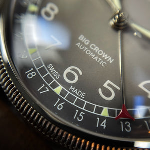 Oris
Montre suisse
Haute horlogerie
Précision automatique
Design élégant
Performance
Étanchéité
Néo vintage
Bracelet acier
Verre saphir
Mouvement automatique
Réserve de marche
Qualité durable
Style sophistiqué
