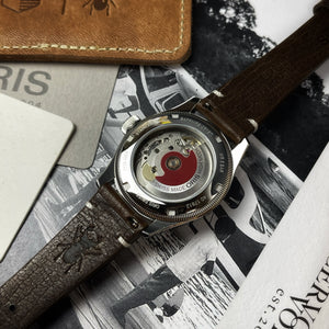 Oris
Montre suisse
Haute horlogerie
Précision automatique
Design élégant
Performance
Étanchéité
Néo vintage
Bracelet acier
Verre saphir
Mouvement automatique
Réserve de marche
Qualité durable
Style sophistiqué
