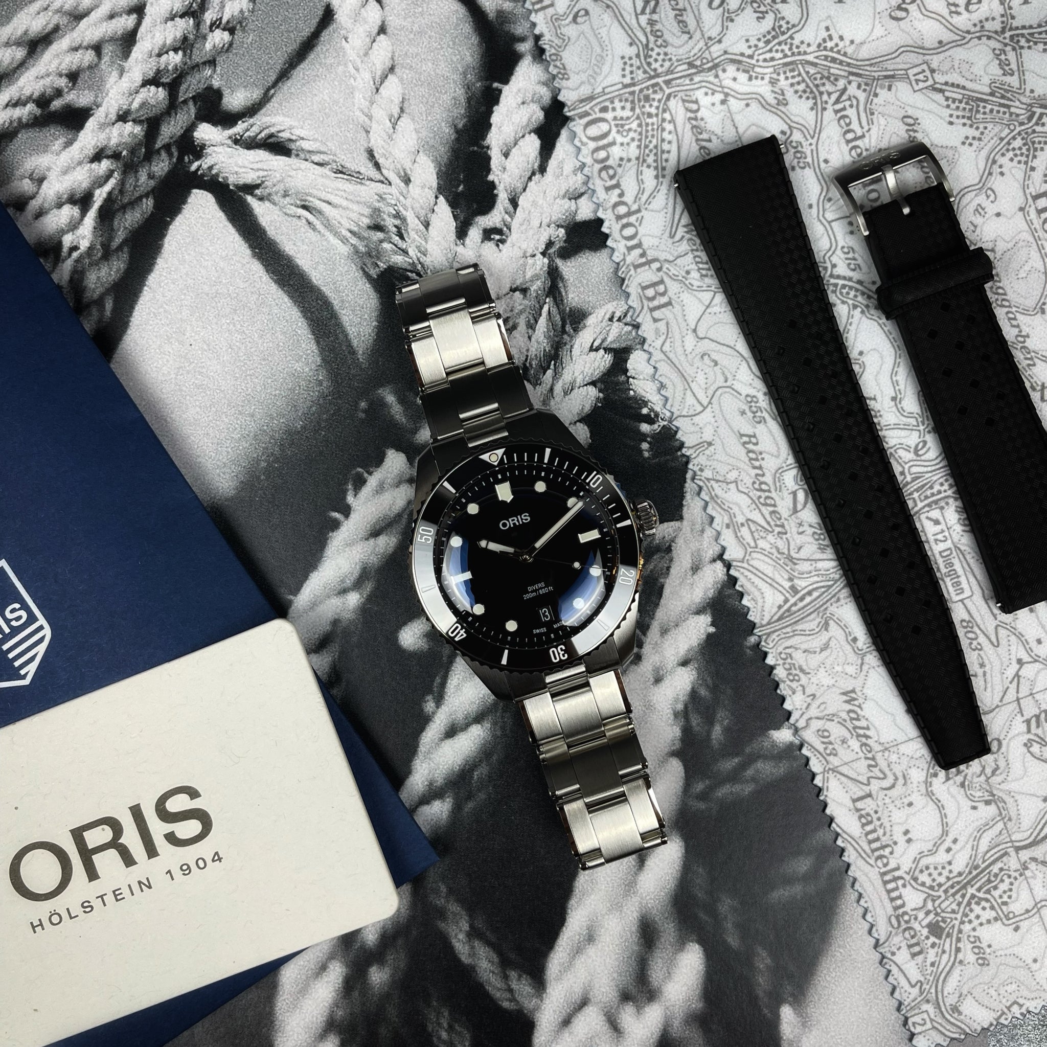 Oris
Montre suisse
Haute horlogerie
Précision automatique
Plongeuse
Design élégant
Performance
Étanchéité
Bracelet acier
Lunette en céramique
Verre saphir
Mouvement automatique
Réserve de marche
Qualité durable
Style sophistiqué
