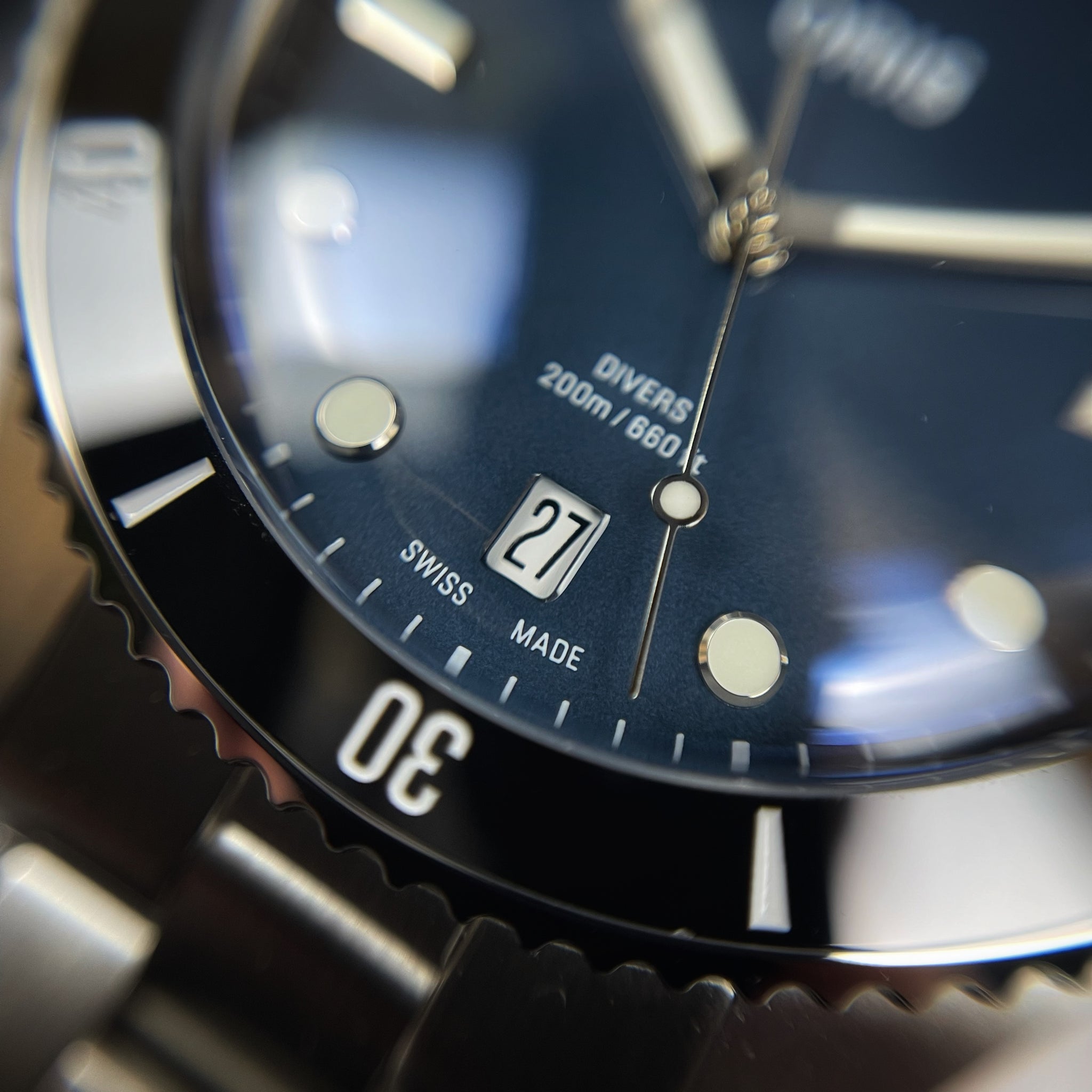 Oris
Montre suisse
Haute horlogerie
Précision automatique
Plongeuse
Design élégant
Performance
Étanchéité
Bracelet acier
Lunette en céramique
Verre saphir
Mouvement automatique
Réserve de marche
Qualité durable
Style sophistiqué
