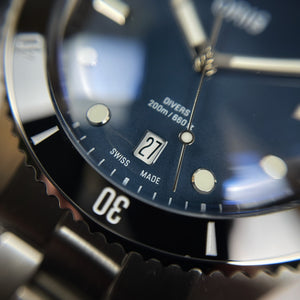 Oris
Montre suisse
Haute horlogerie
Précision automatique
Plongeuse
Design élégant
Performance
Étanchéité
Bracelet acier
Lunette en céramique
Verre saphir
Mouvement automatique
Réserve de marche
Qualité durable
Style sophistiqué
