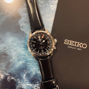 Montre automatique Seiko
Cadran NOIR
Horlogerie japonaise
Mouvement mécanique
Design élégant
Montre pour homme
Verre Hardlex
Étanchéité
Bracelet en acier inoxydable
Seiko 5
Prospex
Presage
Montre de luxe abordable
Précision japonaise