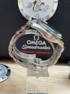Omega Speedmaster Moonwatch-.
