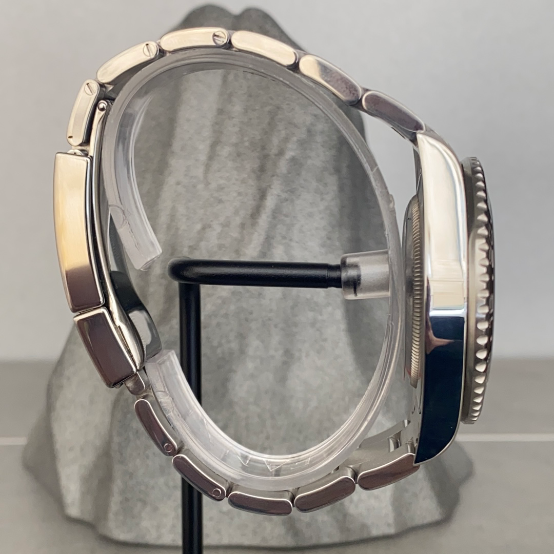 Rolex Gmt-Master II Date 116710 LN.