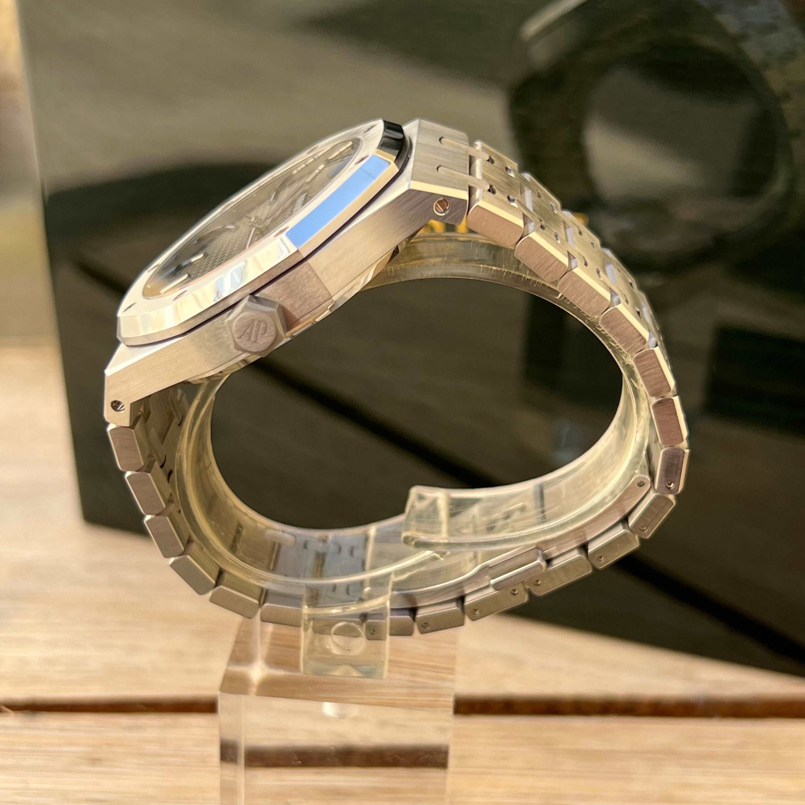 Audemars Piguet Royal Oak 15500ST-.