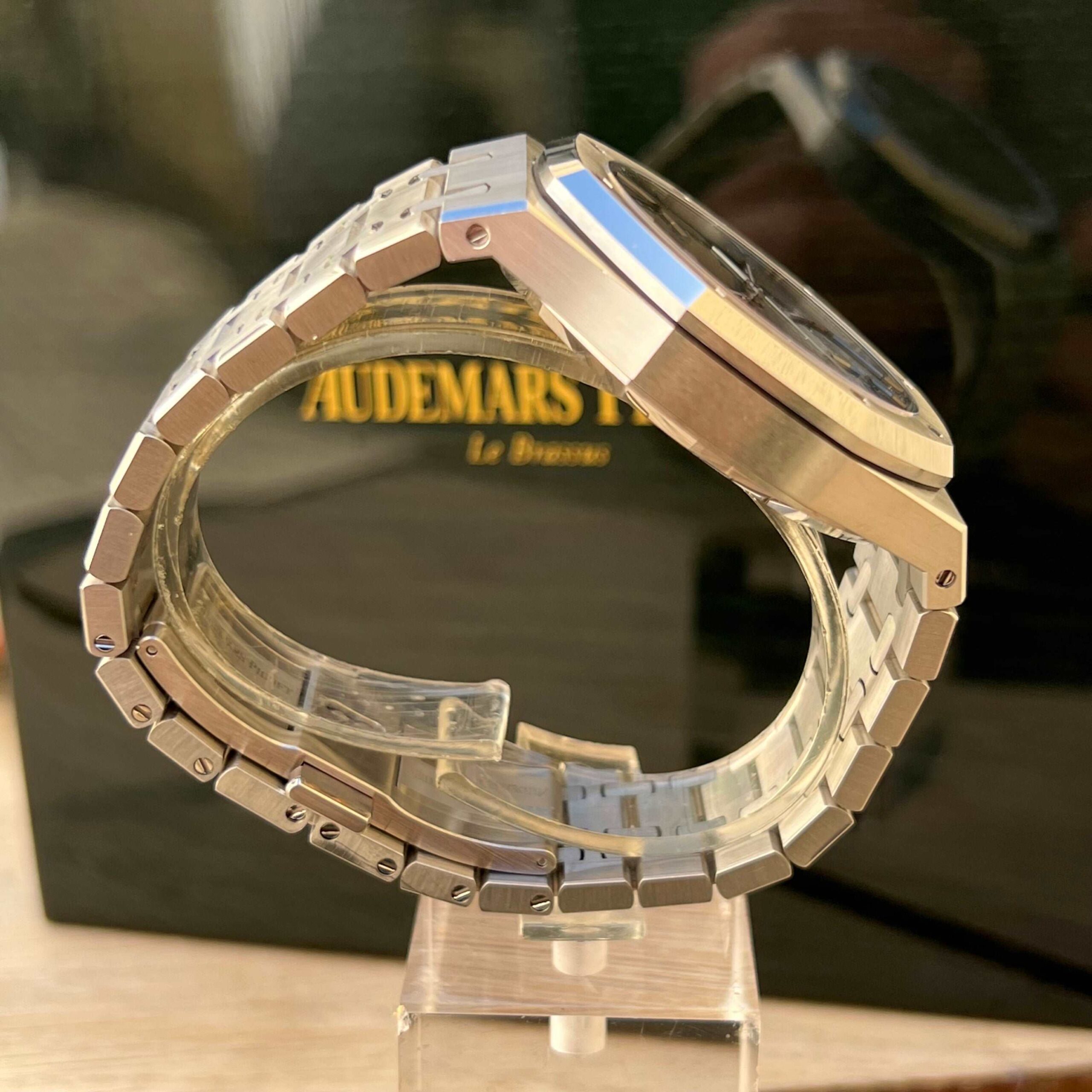 Audemars Piguet Royal Oak 15500ST-.