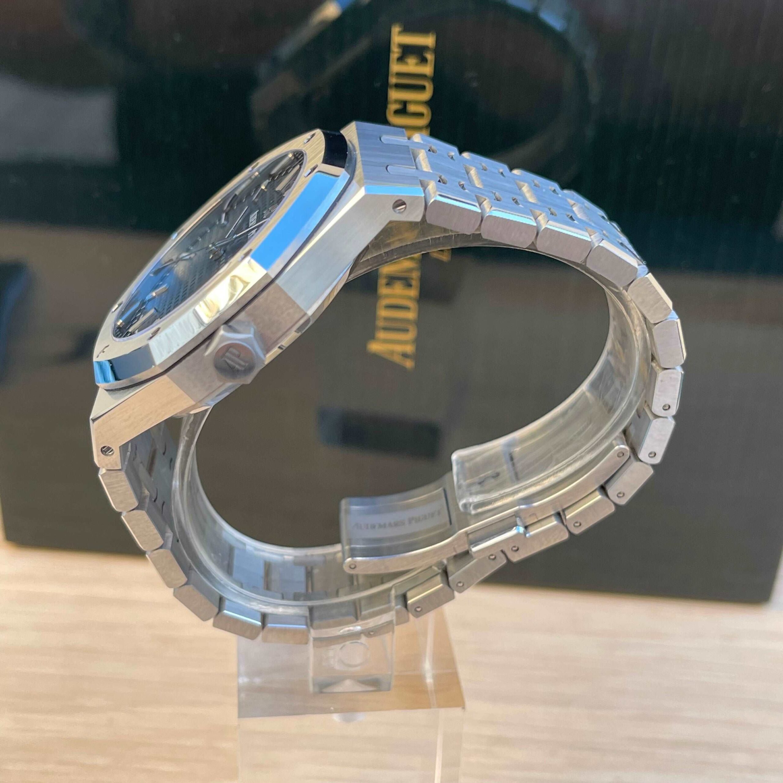 Audemars Piguet Royal Oak 15500ST-.