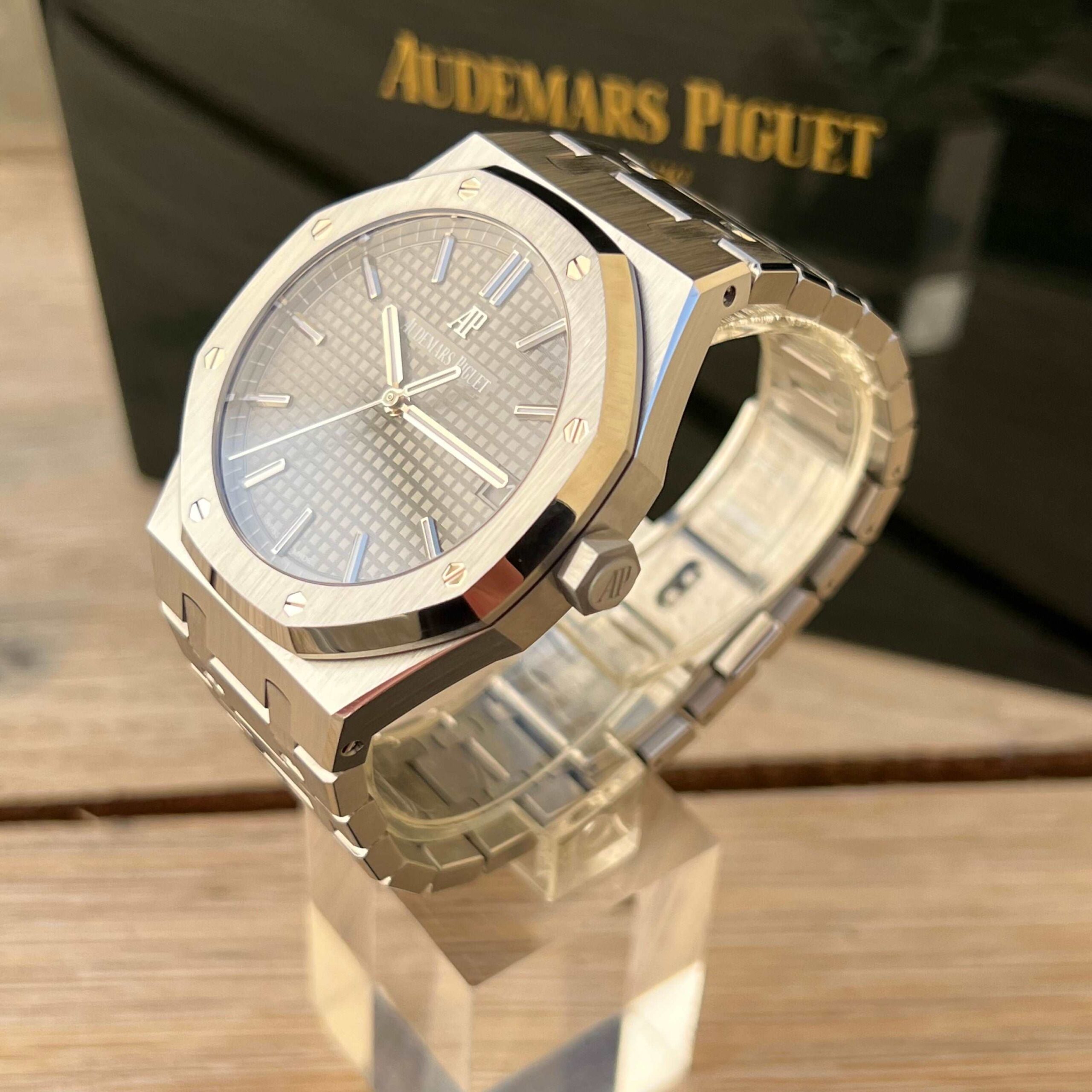 Audemars Piguet Royal Oak 15500ST-.