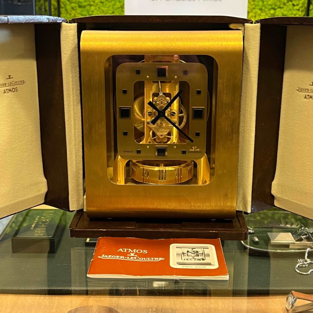 Atmos de Jaeger Lecoultre « Colani ».