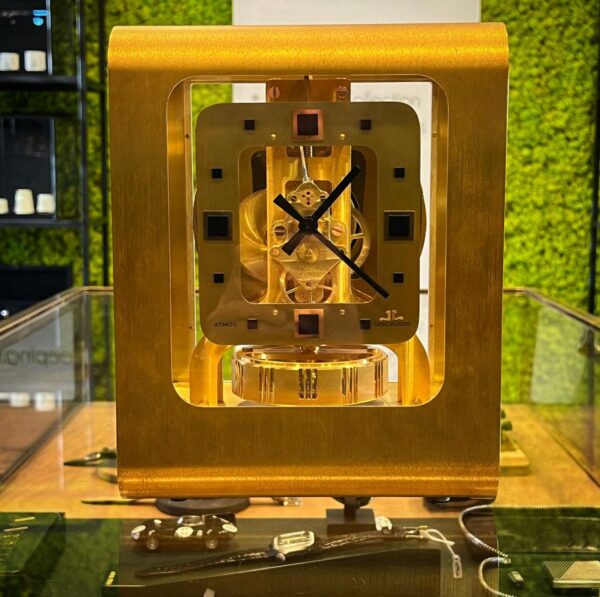 Atmos de Jaeger Lecoultre « Colani »