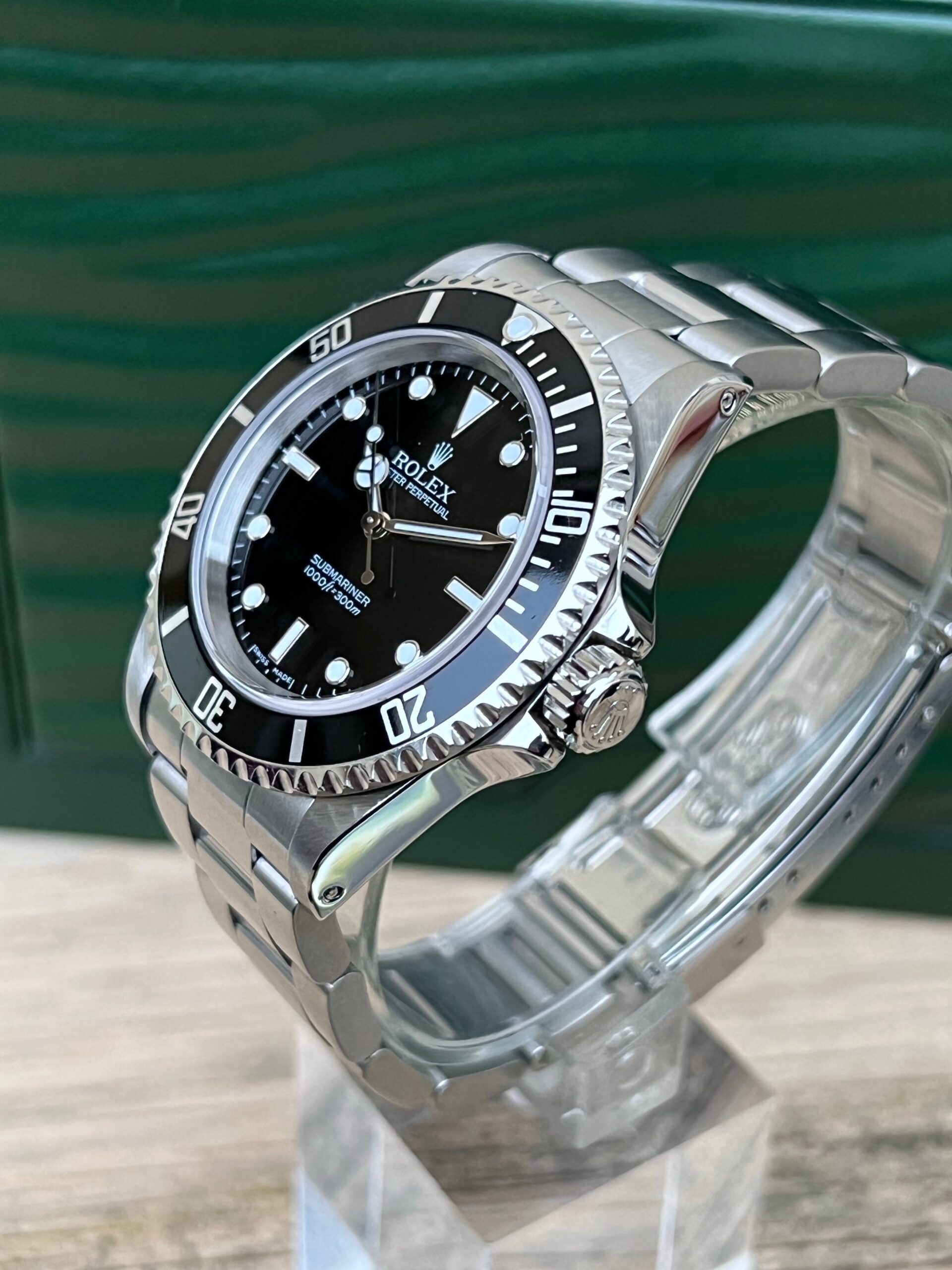 Rolex Submariner no-date 14060M.