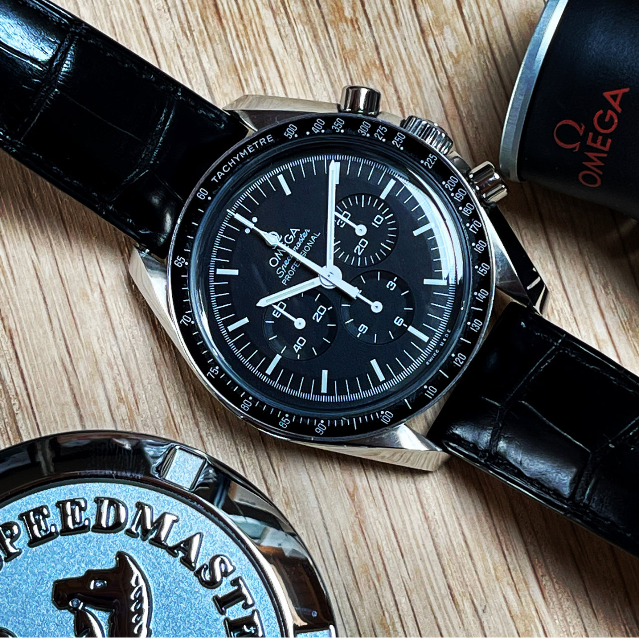 Omega Speedmaster Moonwatch-.