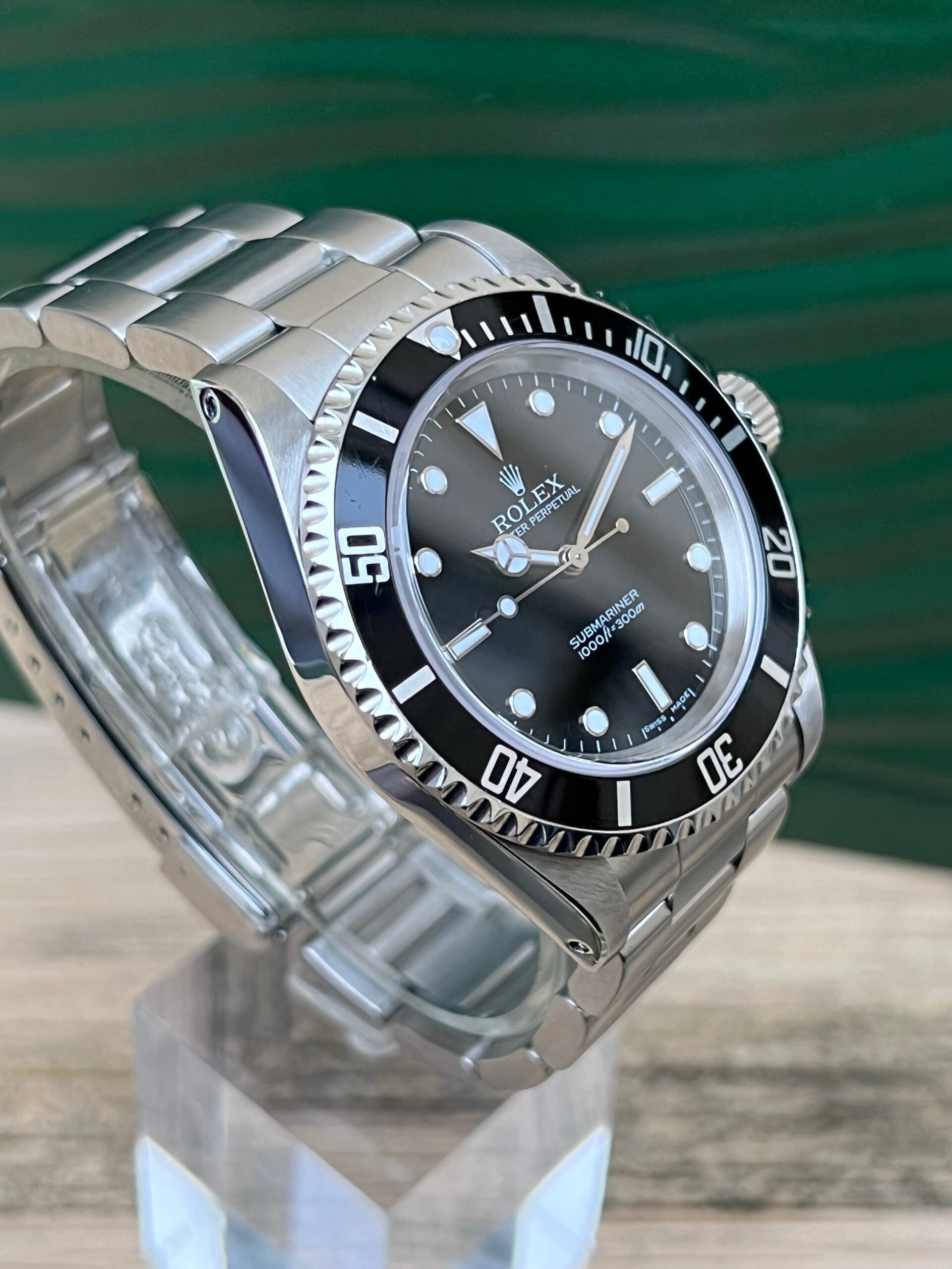 Rolex Submariner no-date 14060M.