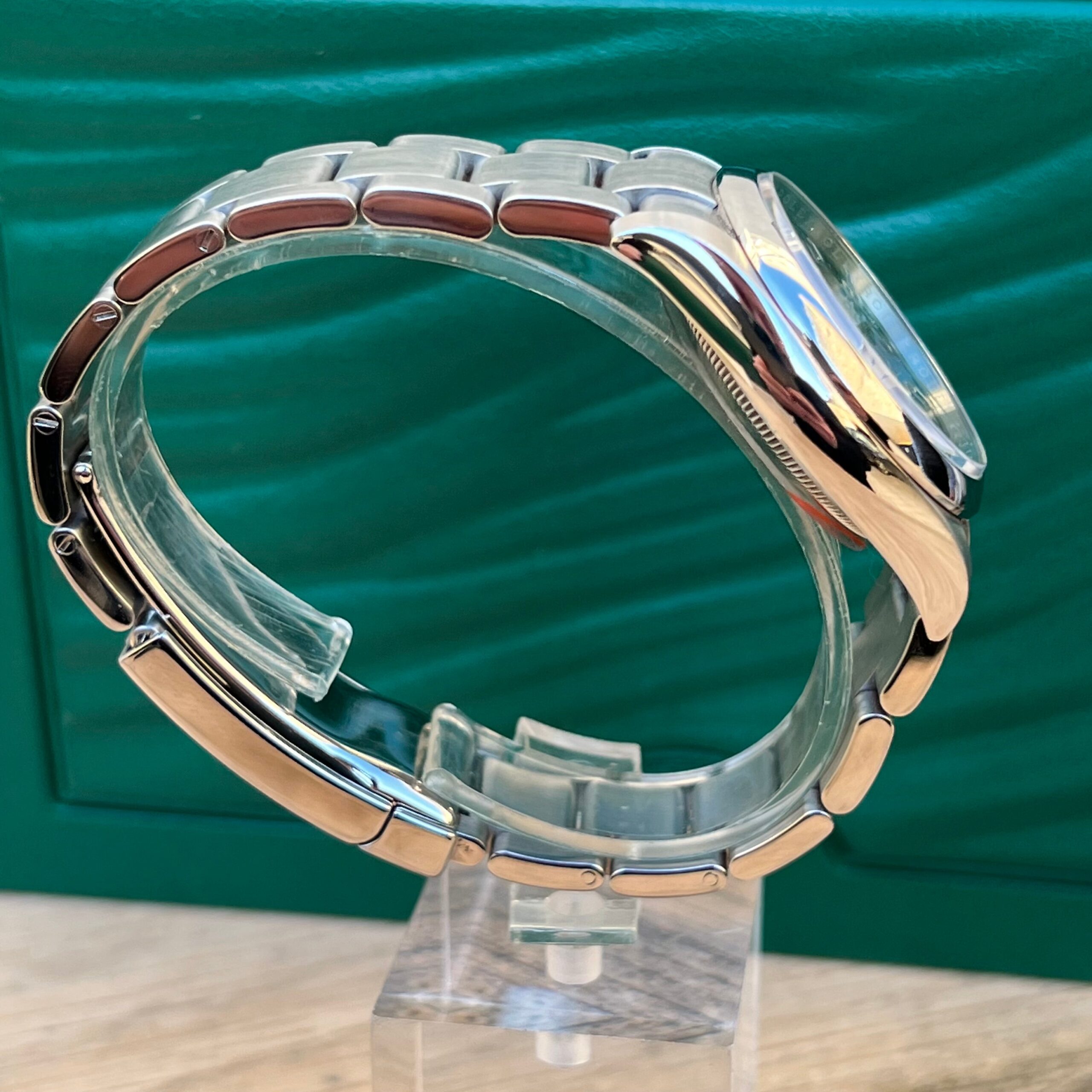 Rolex Oyster Perpetual 114200..