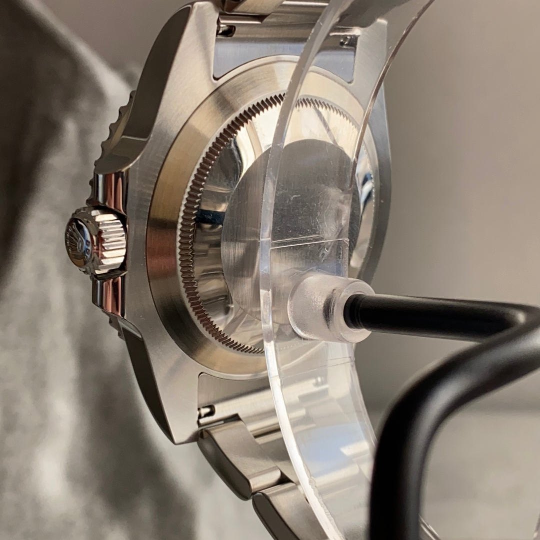 Rolex Submariner Date 116610LN-.