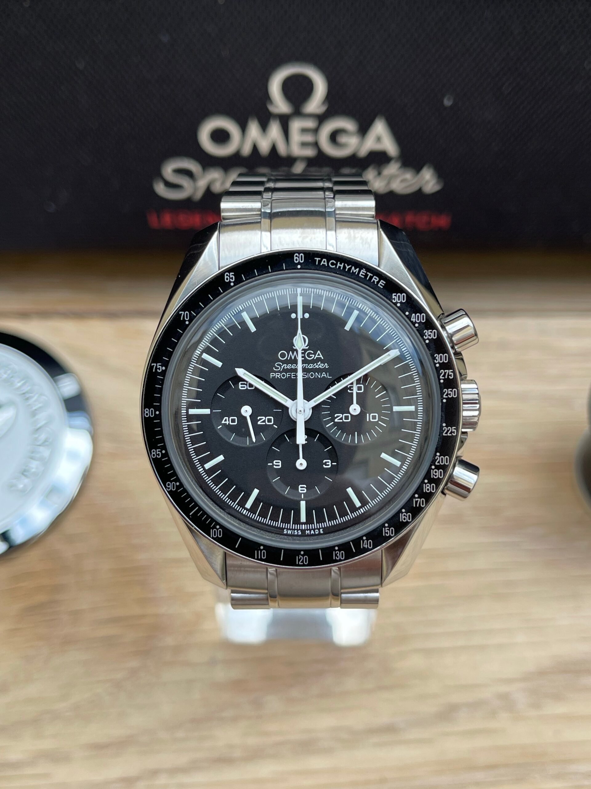 Omega Speedmaster Moonwatch-.