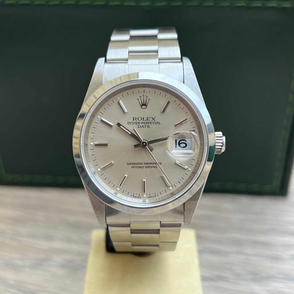 Rolex oyster Date 15200.
