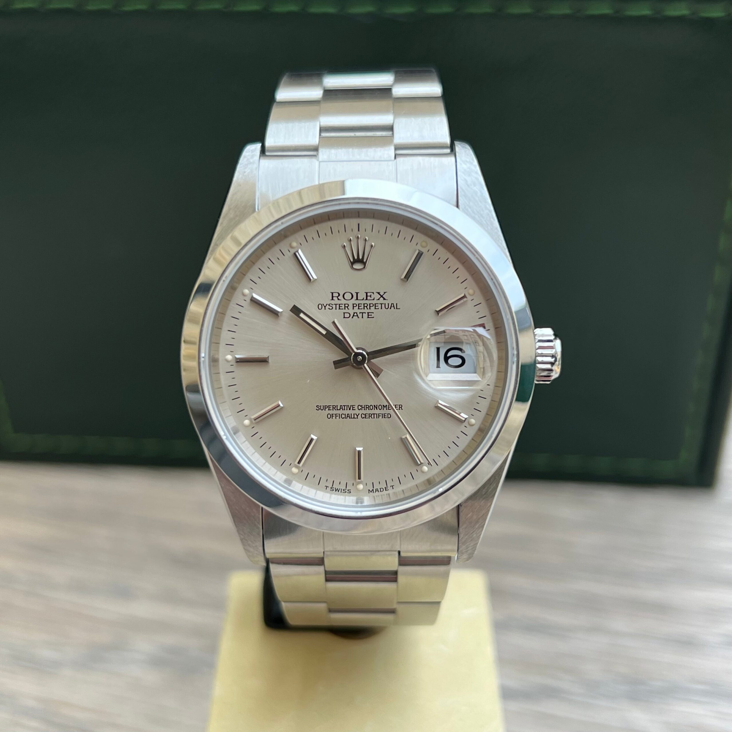 Rolex oyster Date 15200.