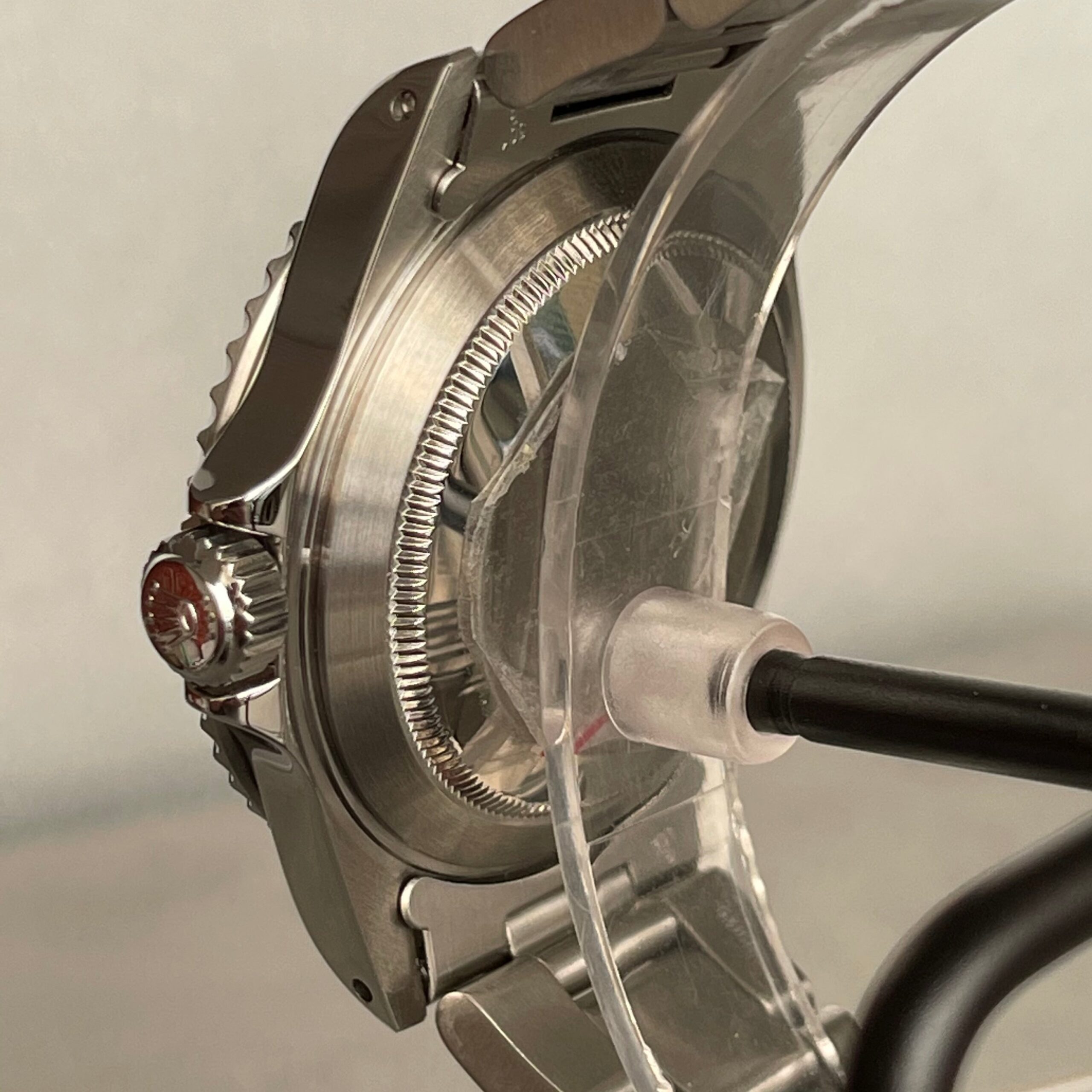 Rolex Submariner no-date 14060M.