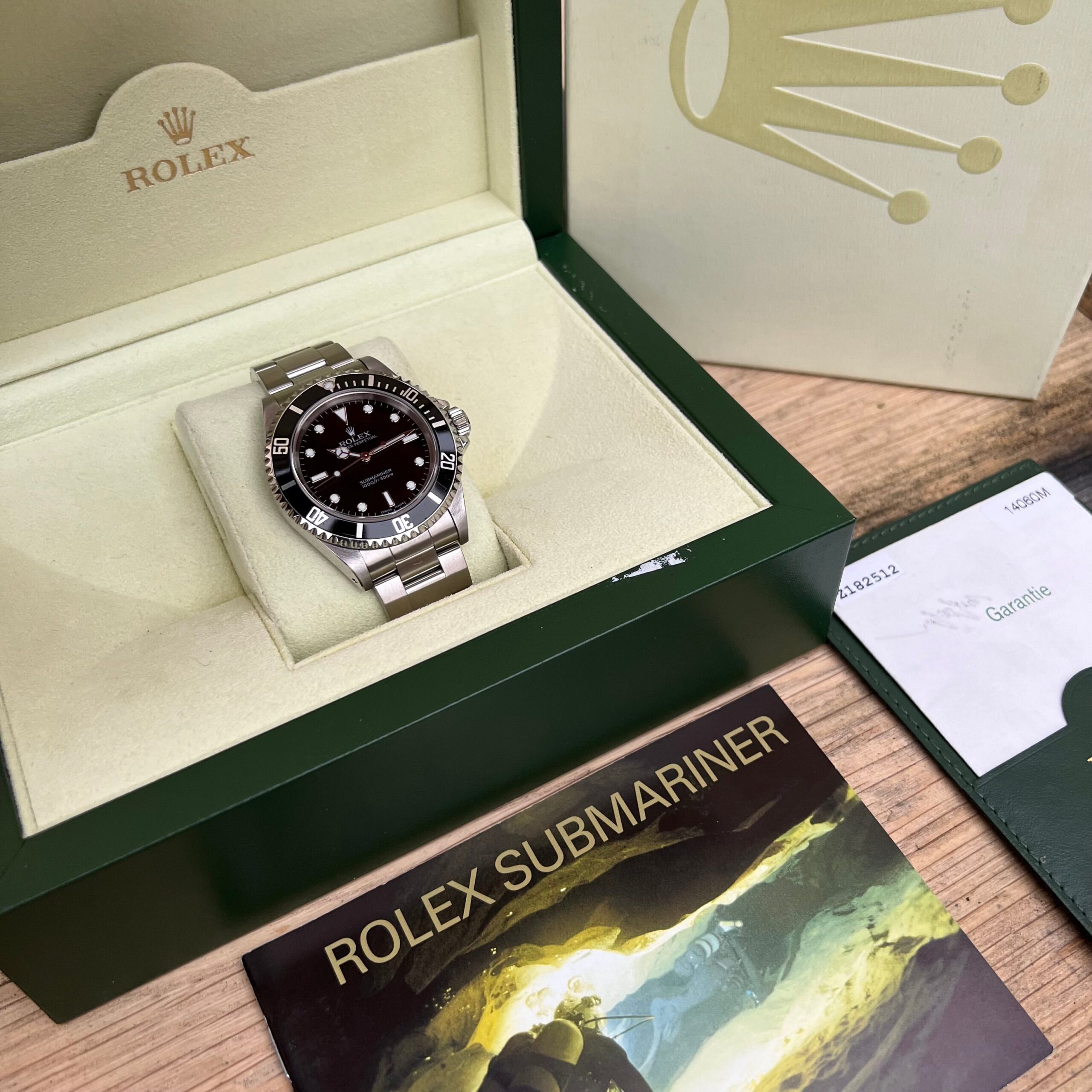 Rolex Submariner no-date 14060M.