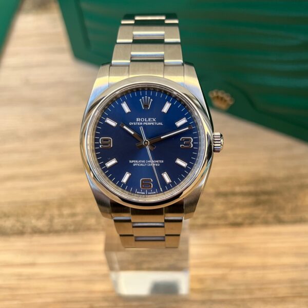 Rolex Oyster Perpetual 114200.