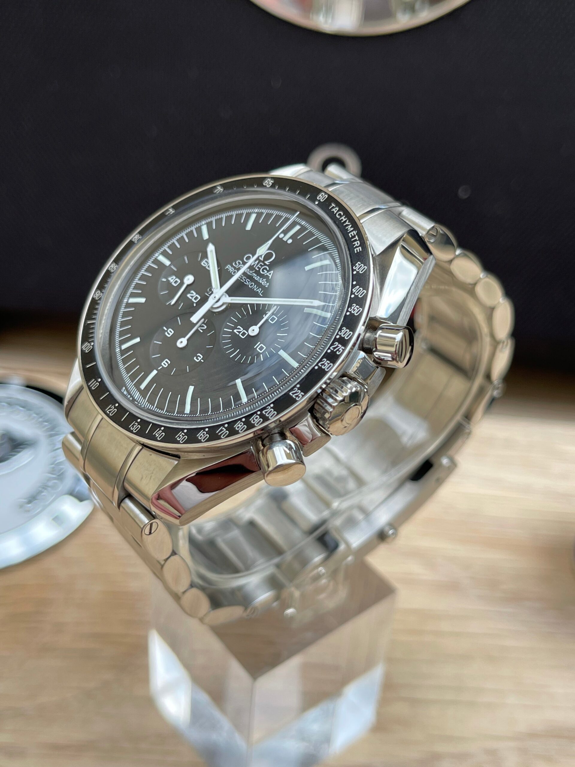 Omega Speedmaster Moonwatch-.