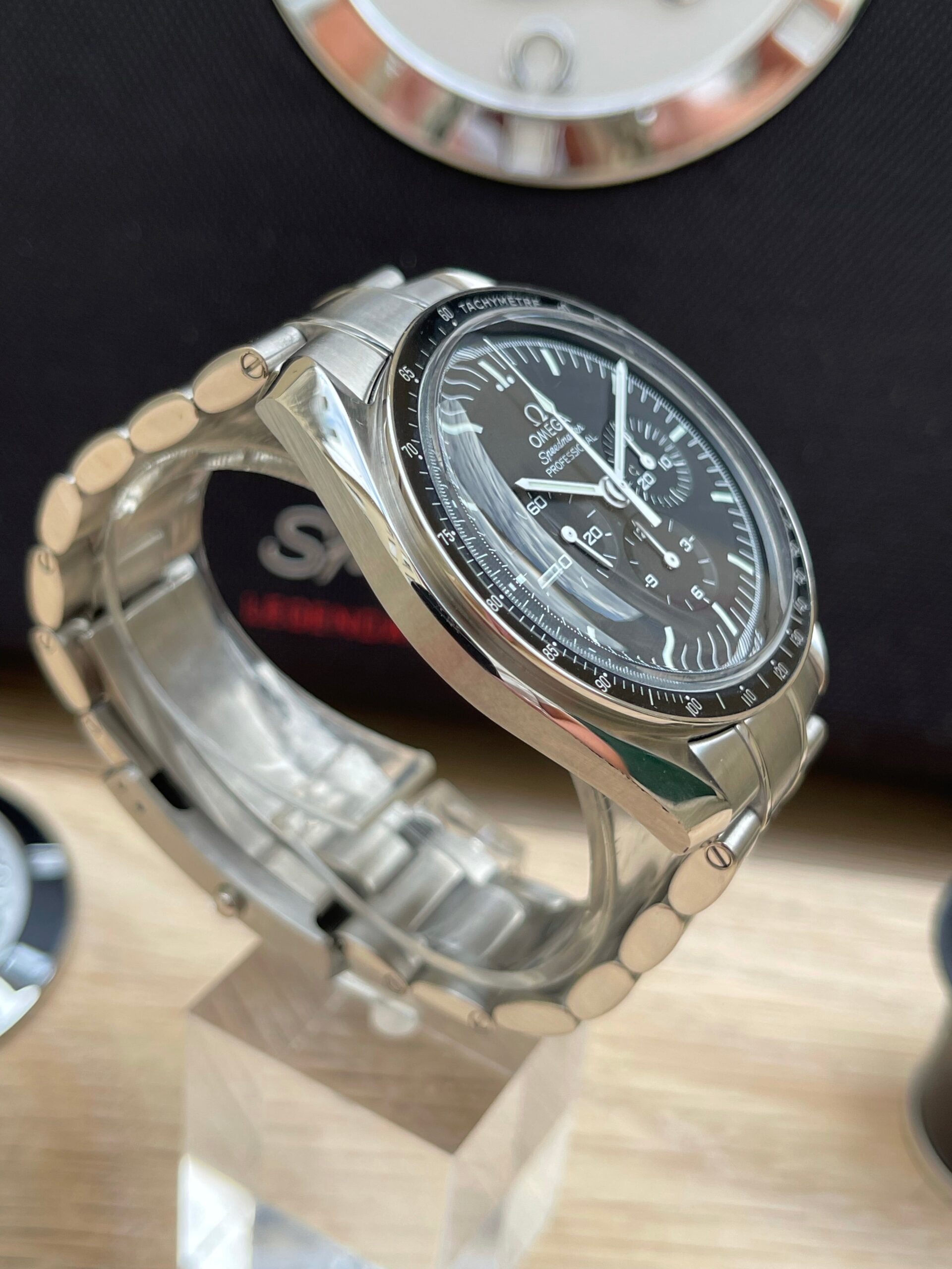 Omega Speedmaster Moonwatch-.