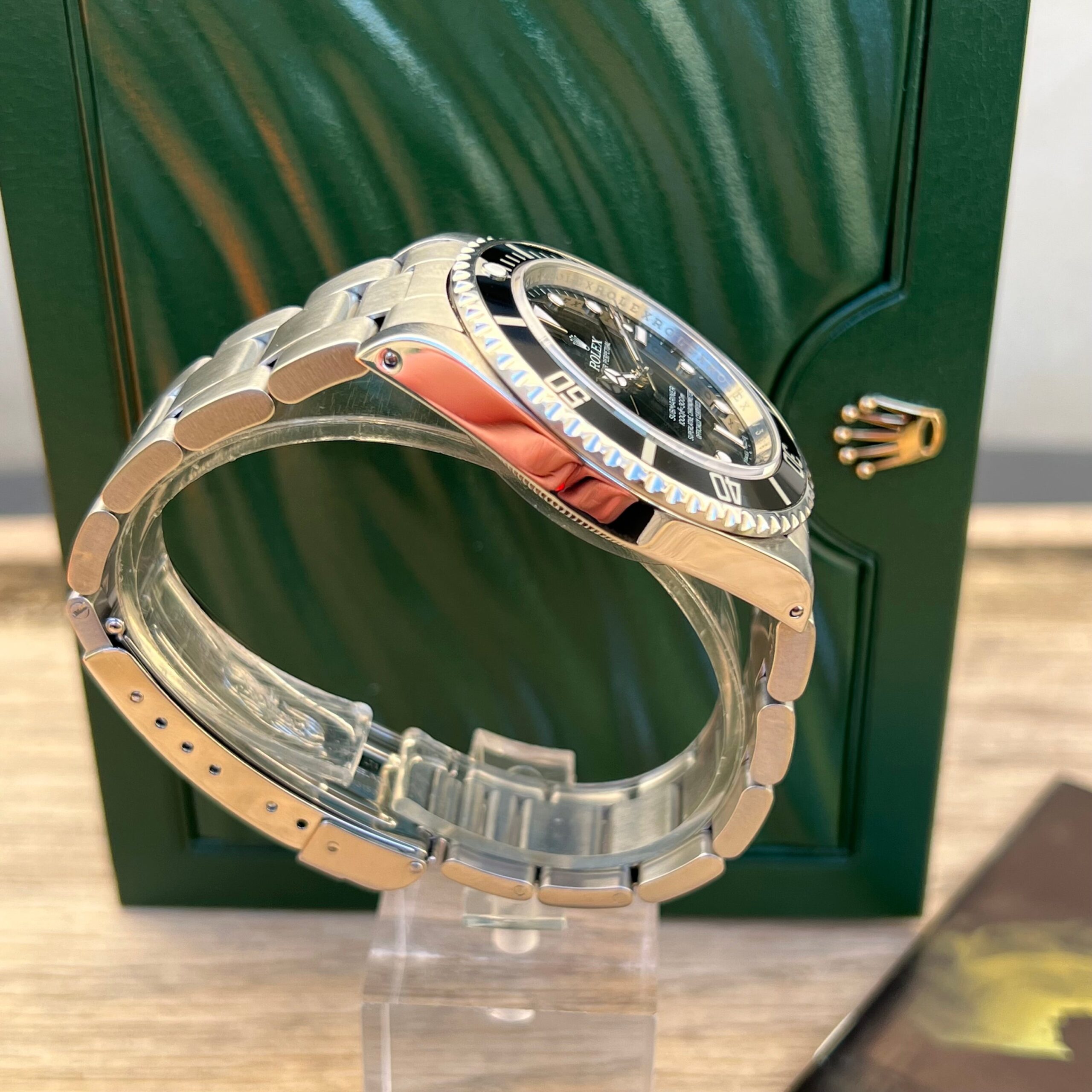 Rolex Submariner no-date 14060M Cosc-.