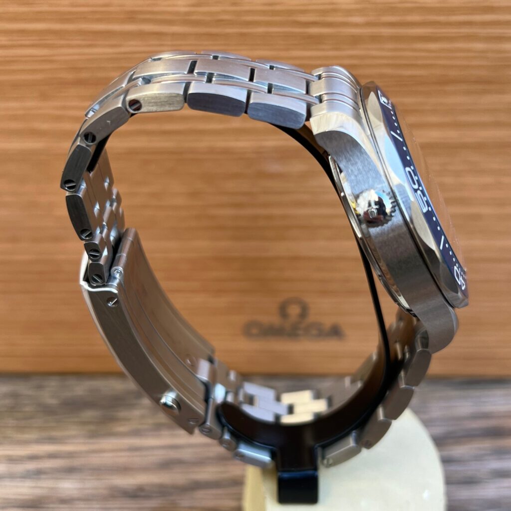 Omega seamaster Diver 300 blue