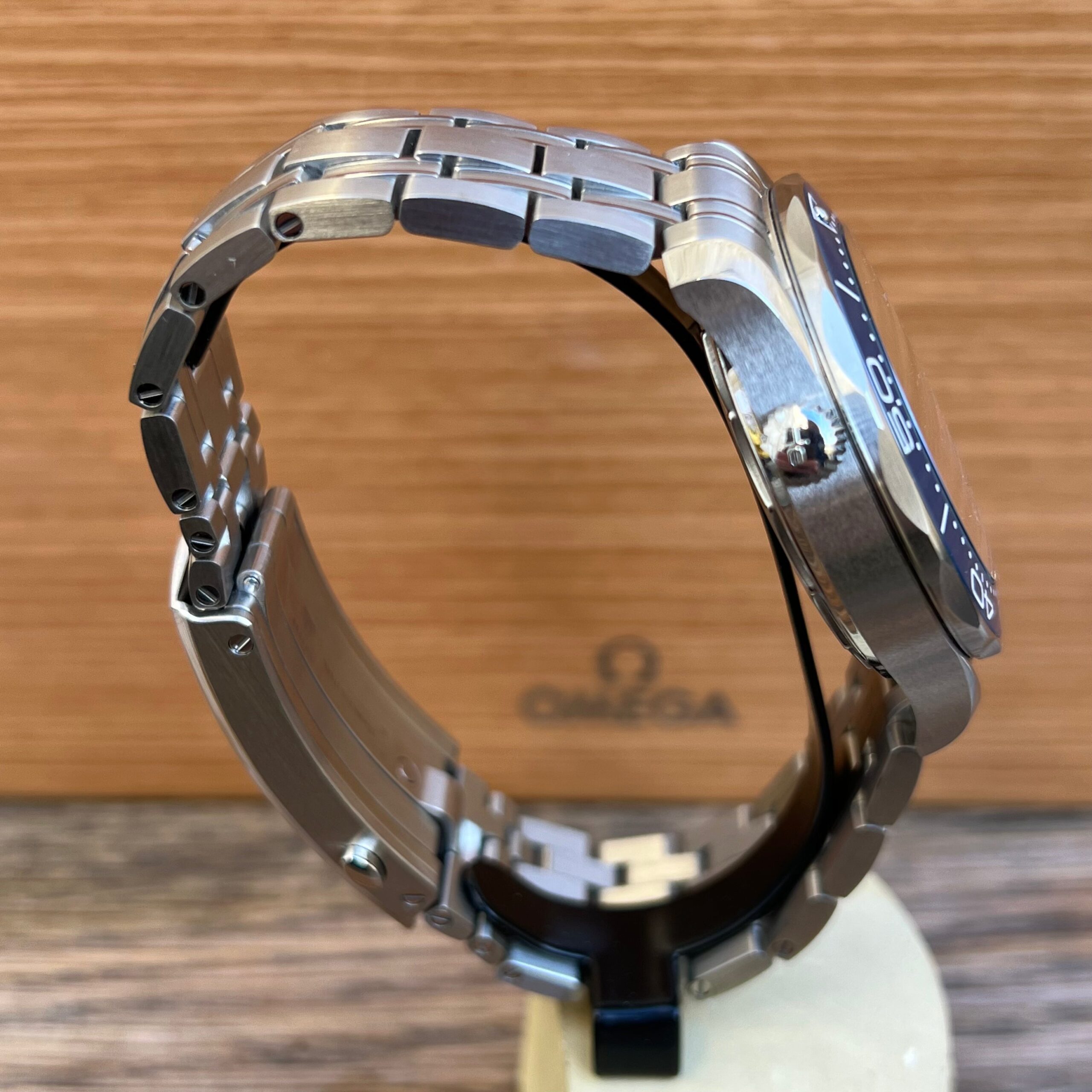 Omega seamaster Diver 300 blue