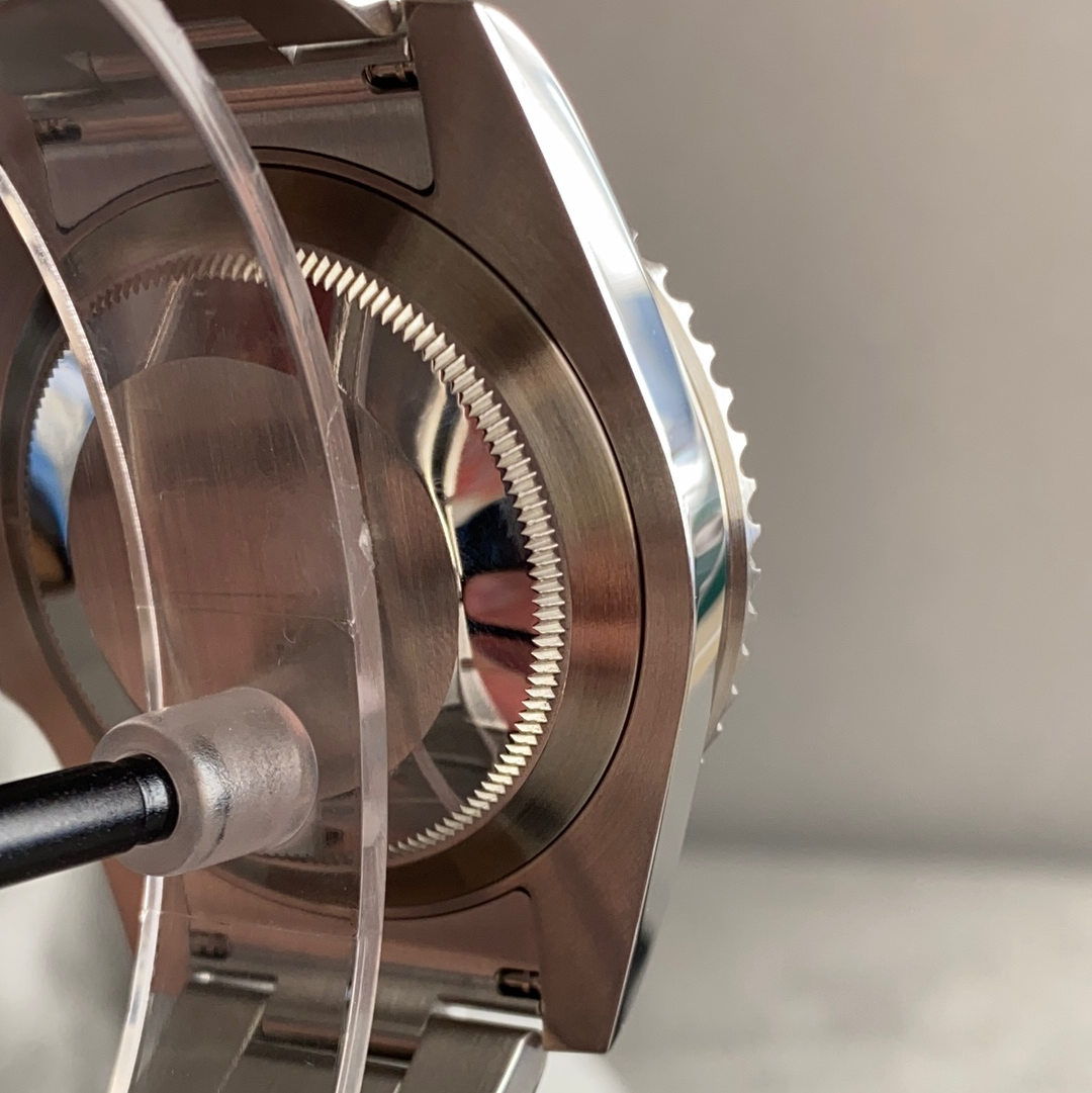 Rolex Submariner Date 116610LN-.