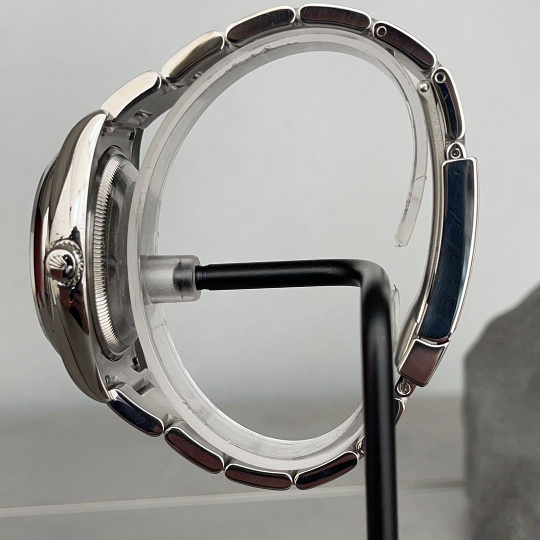 Rolex Oyster Perpetual 114200..