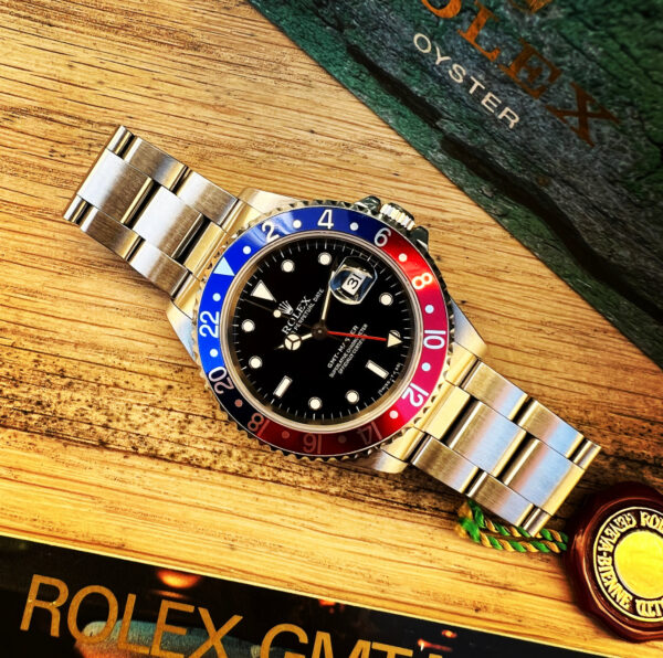 Rolex Gmt-Master 16700.