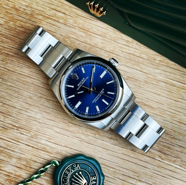 Rolex Oyster 124200.