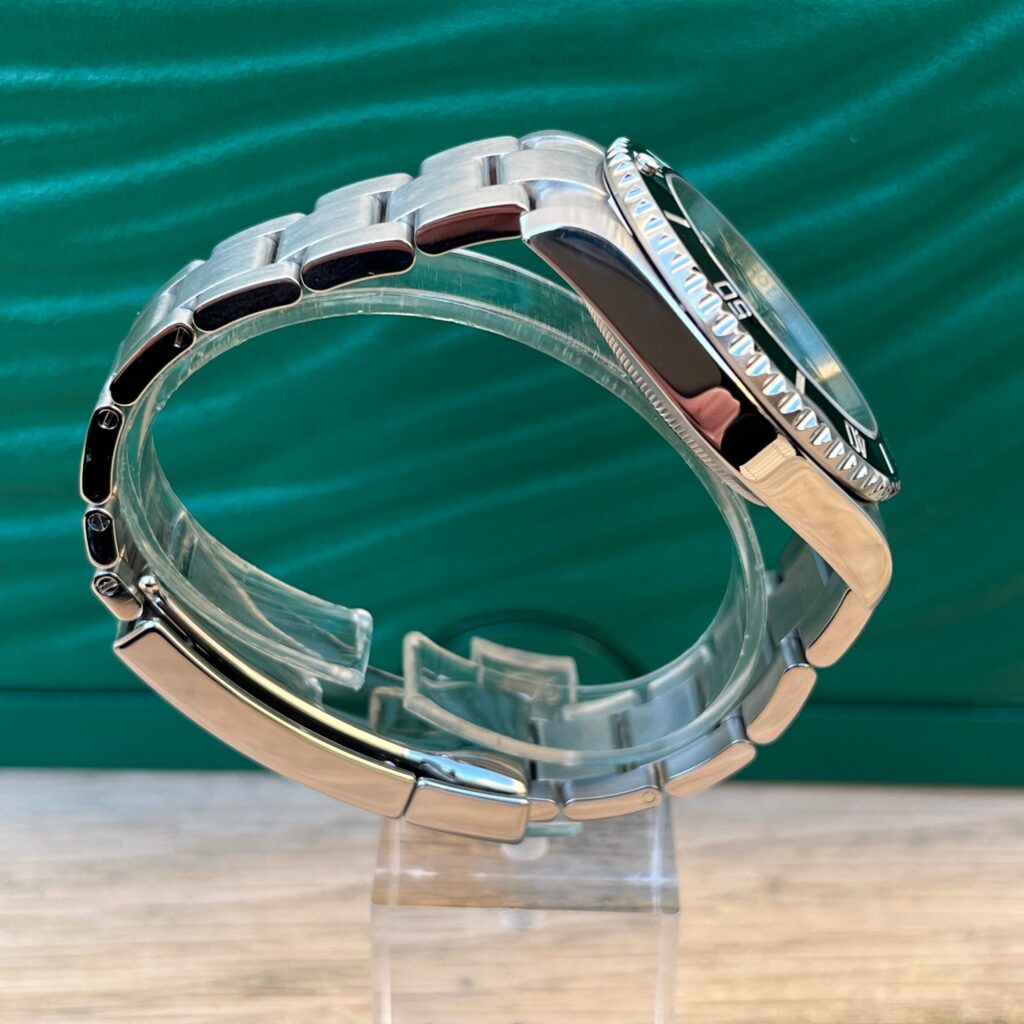 Rolex Submariner No Date 114060..