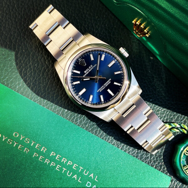 Rolex Oyster 124200.