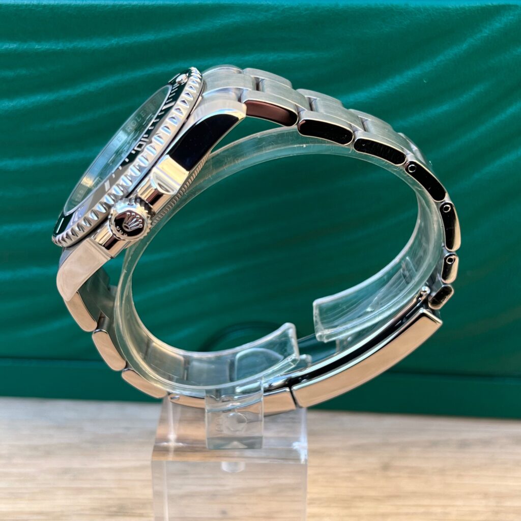 Rolex Submariner No Date 114060..