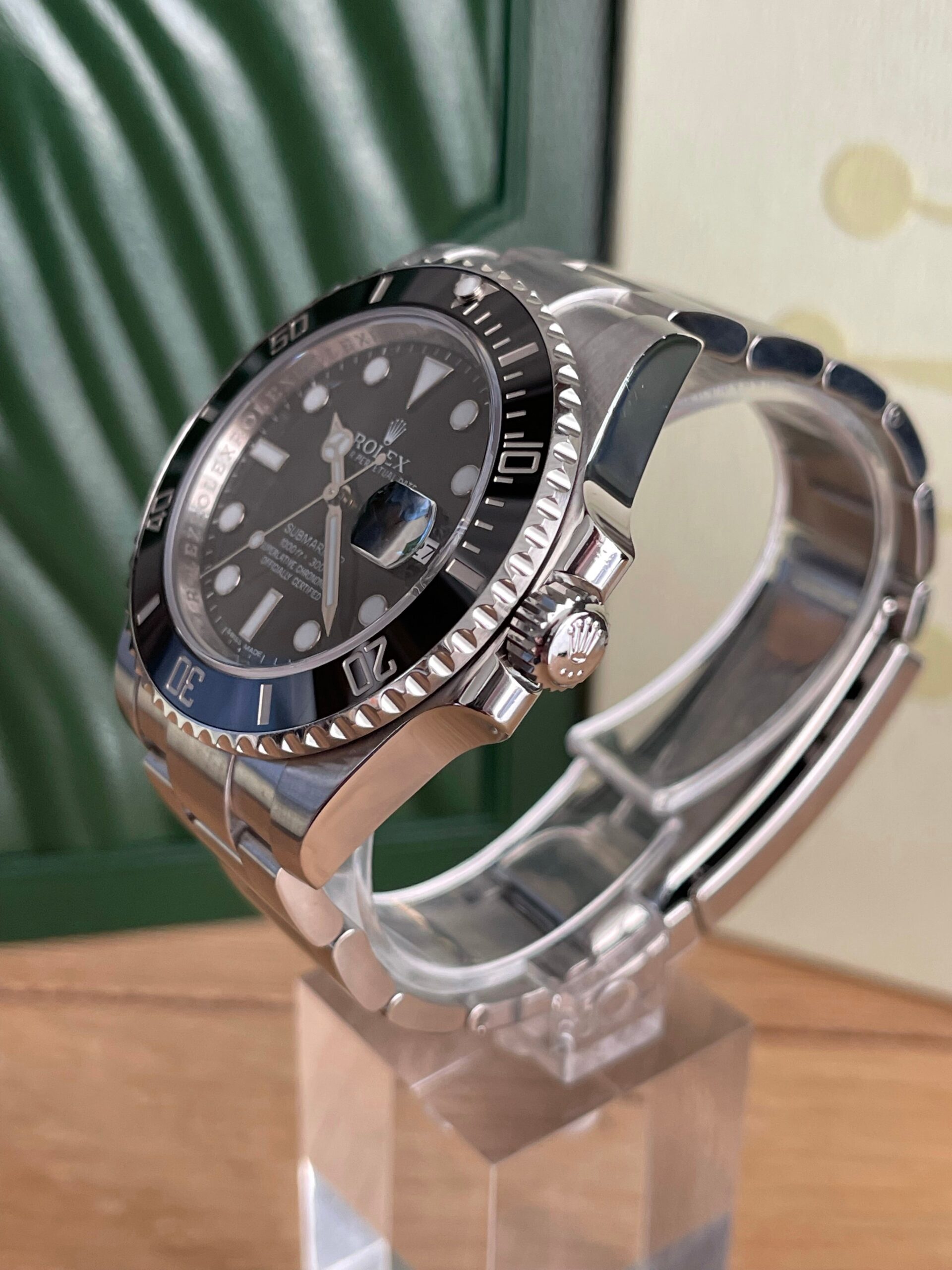 Rolex Submariner Date 116610LN-.