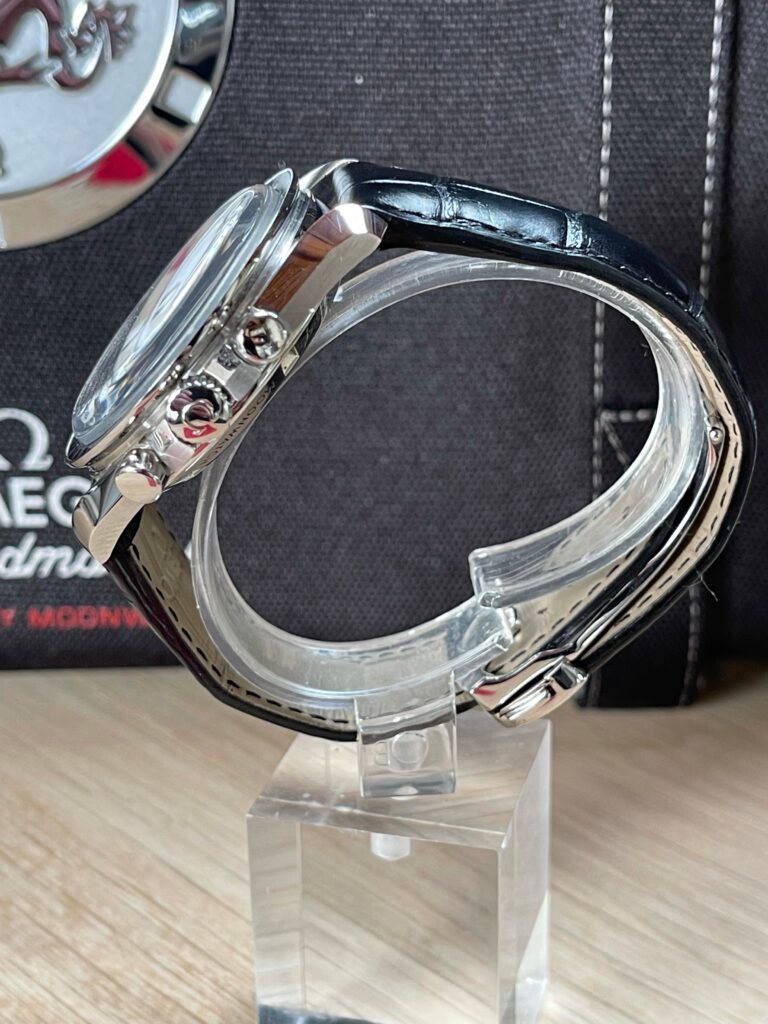 Omega Speedmaster Moonwatch-.