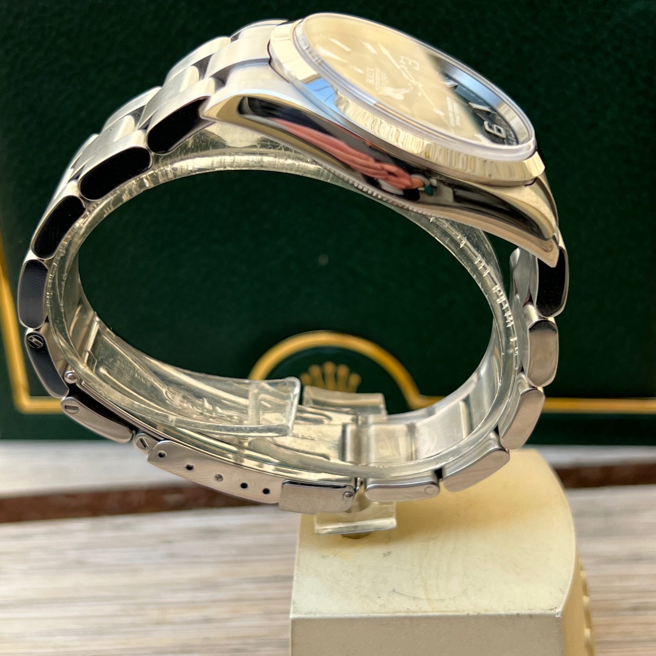 Rolex Explorer 36mm 114270-.