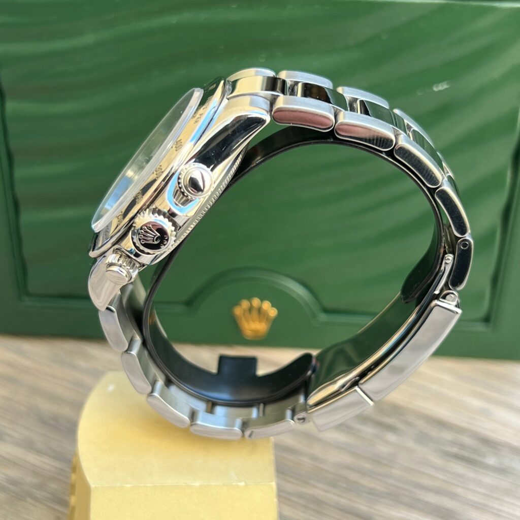 Rolex Daytona ref 116520.