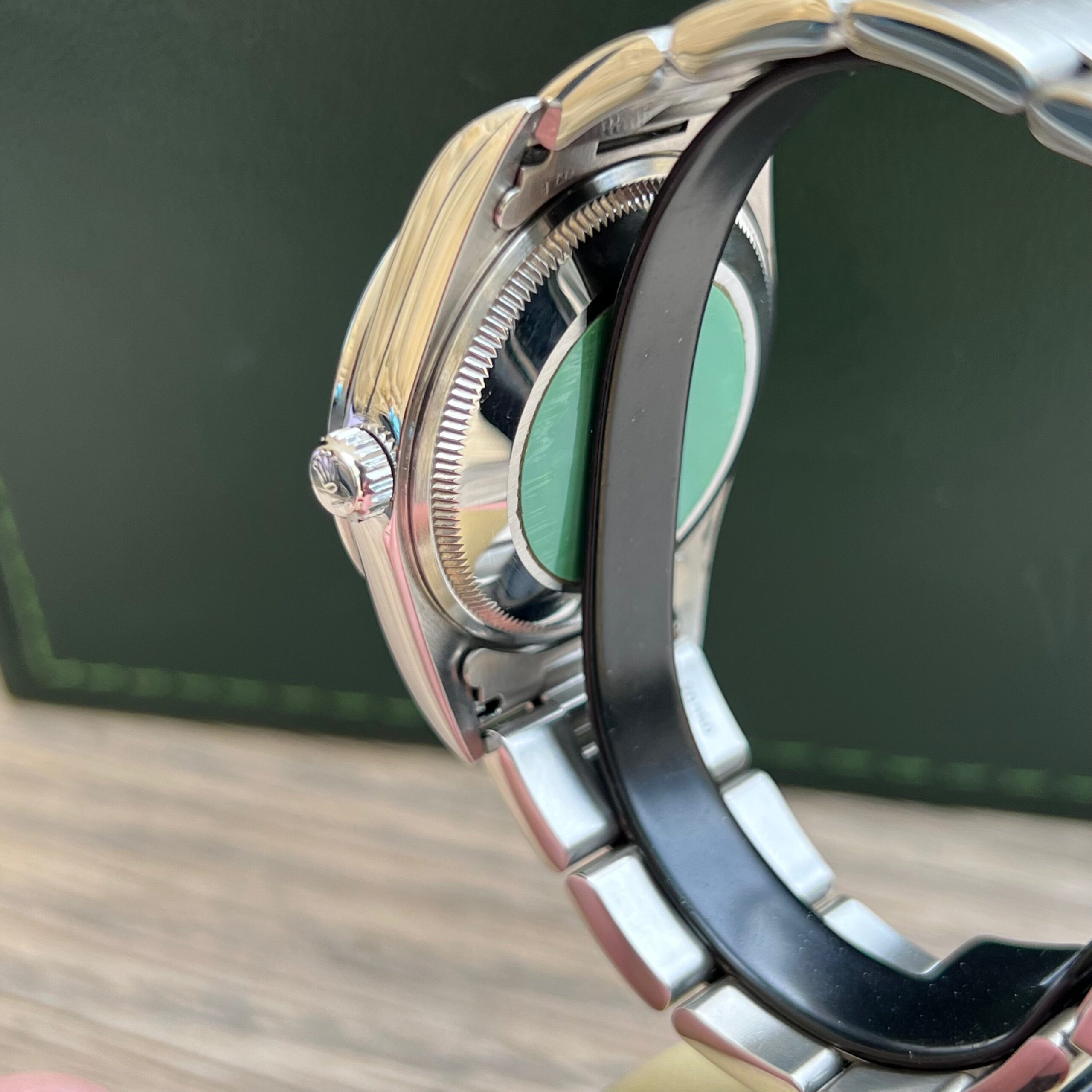 Rolex oyster Date 15200.