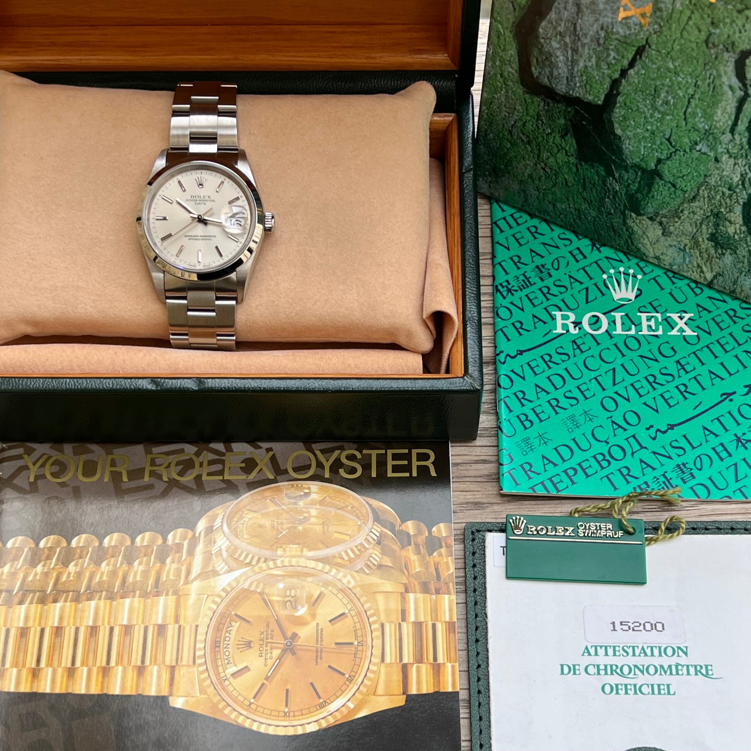 Rolex oyster Date 15200.